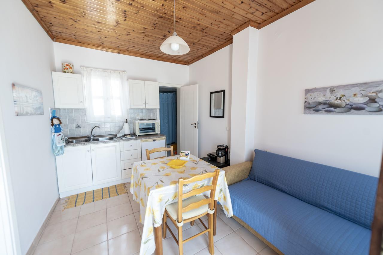 Filoxenia Apartments Chalki Town 외부 사진
